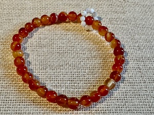 Carnelian - 6mm with Mother of Pearl - 19cm Elasticated Bracelet (ref SHMB2720)