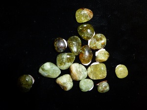 Garnet - Green  - 0.5cm Tumbled Stone (Selected)